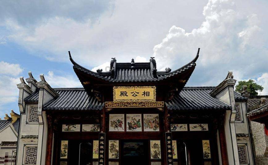 逃离空旷大街